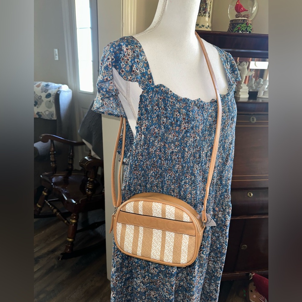 Nautica NWT Sand Brown and Cream Crossbody Bag - Picture 9 of 13
